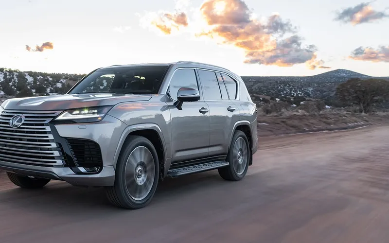Lexus LX 500d exterior