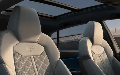 Audi SQ8 front seats under the panoramic roof