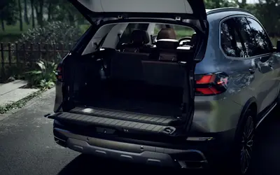 BMW X5 open boot with loading space