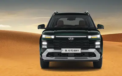 Hyundai Alcazar front view in green