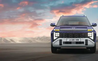 Hyundai Venue 2026 front three-quarter view at dusk