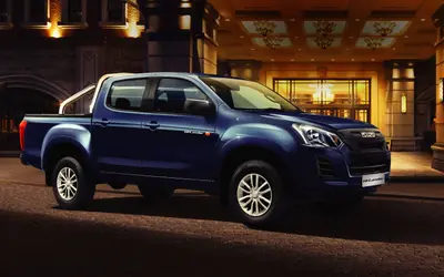 Isuzu Hi-Lander side profile in blue