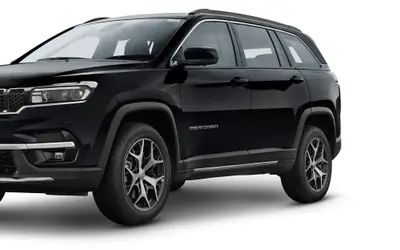 Jeep Meridian Limited (O) front three-quarter studio view in Brilliant Black