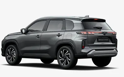 Maruti Grand Vitara rear three-quarter view in Splendid Silver