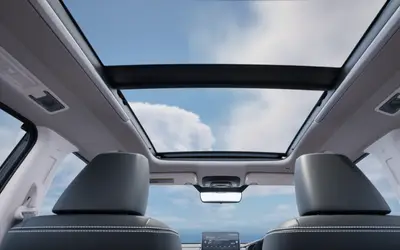 Maruti Invicto cabin with sunroof and premium seats
