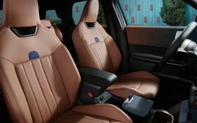 MINI Countryman front seats in brown upholstery