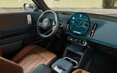 MINI Countryman cabin with the dashboard, centre display and front seats