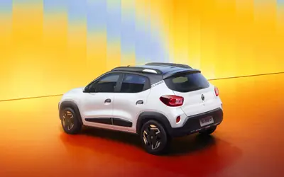 Renault Kwid MY2026 facelift rear side profile with dual-tone body cladding
