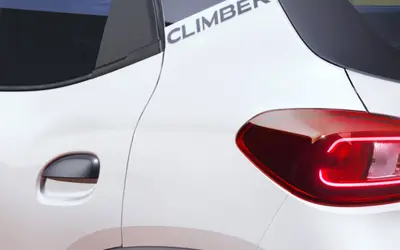 Renault Kwid MY2026 facelift exterior detail of roof rails, C-pillar and LED tail lamp