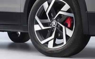 Skoda Kushaq 17-inch dual-tone alloy wheel close-up
