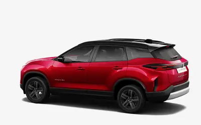 Tata Harrier rear three-quarter view in Nitro Crimson