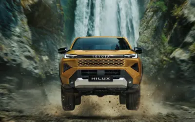 2026 Toyota Hilux front view showing the Cyber Sumo face and hexagonal grille