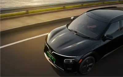 VinFast VF 7 rear three-quarter view in black